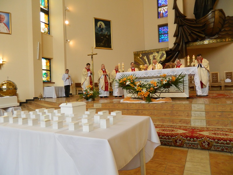 Pogrzeb dzieci zmarłych przed urodzeniem 2014 w Krośnie