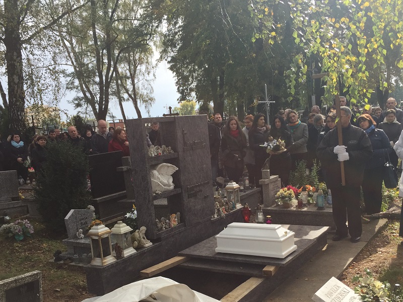 VII Pogrzeb dzieci zmarłych przed urodzeniem w Krośnie 15.10.2016 r.